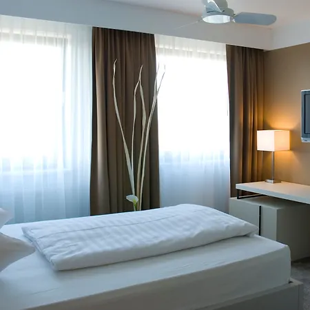 Pearl Design - Frankfurt 4*